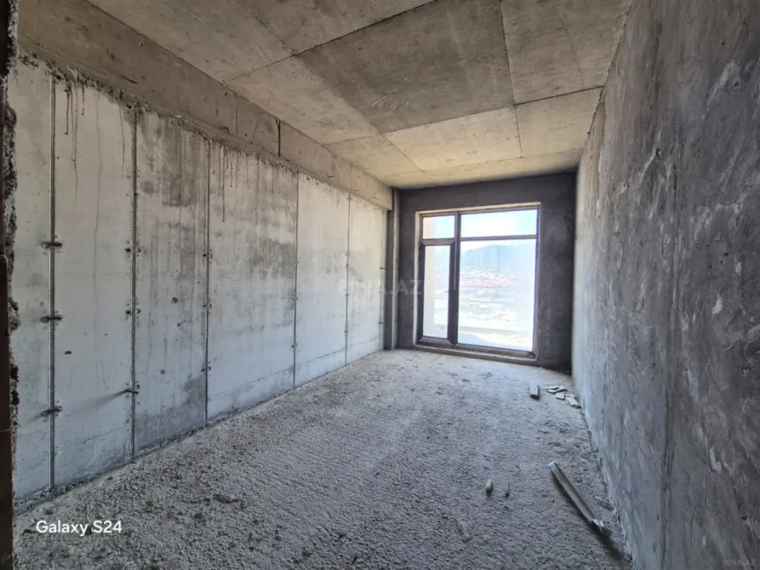 Satılır 5 otaqlı mənzil 209 m²