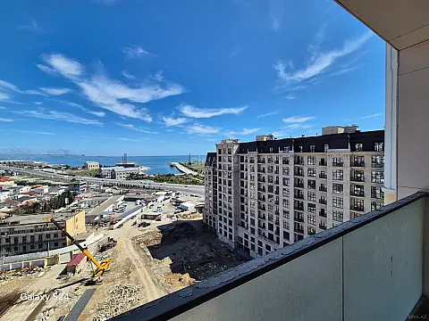 Satılır 5 otaqlı mənzil 209 m²