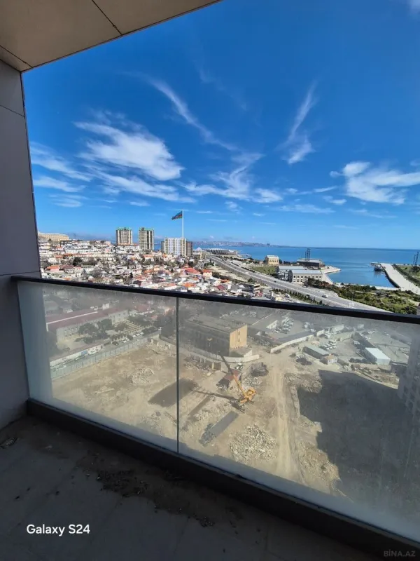 Satılır 5 otaqlı mənzil 209 m²