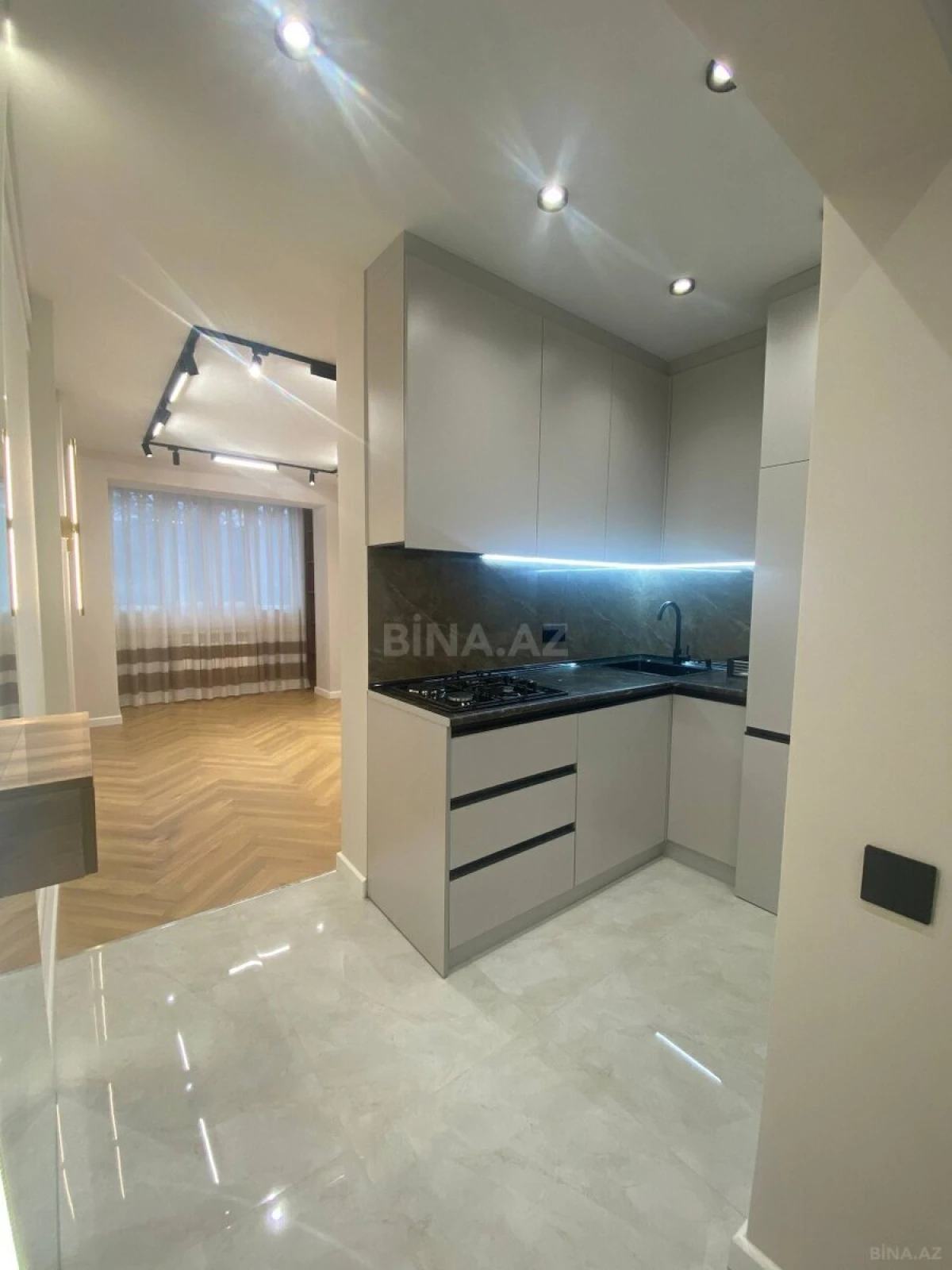 Satılır 2 otaqlı mənzil 42 m²