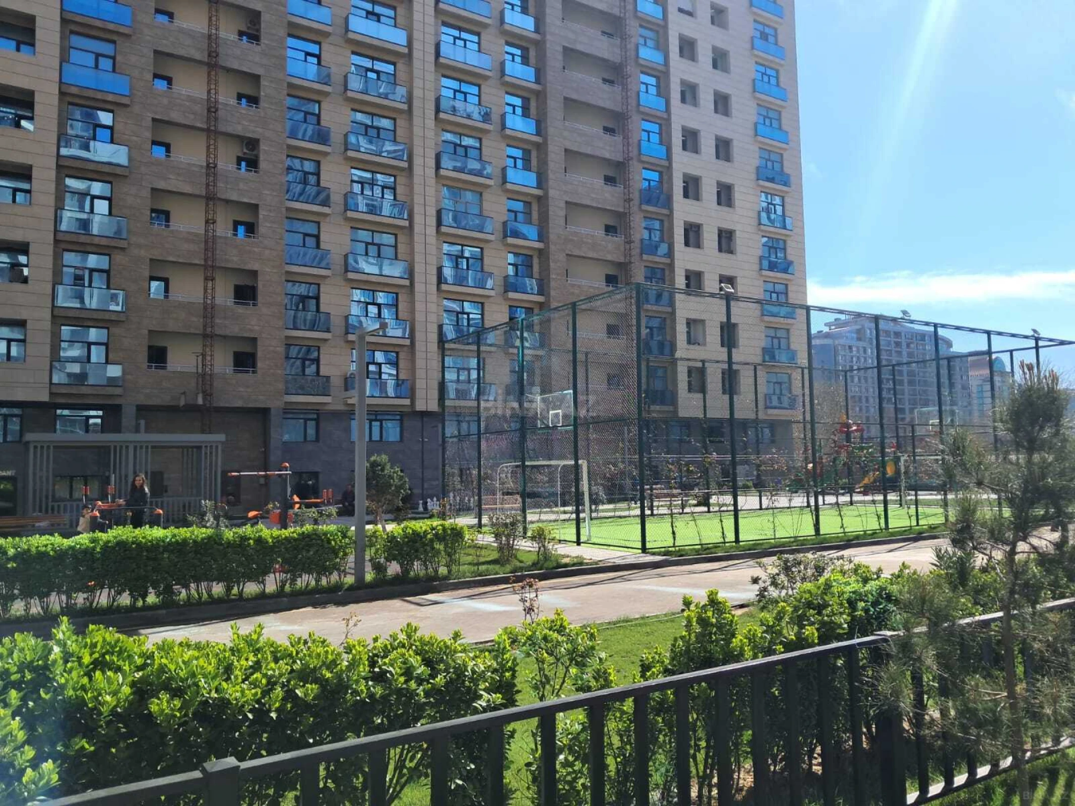 Satılır 2 otaqlı mənzil 92 m²
