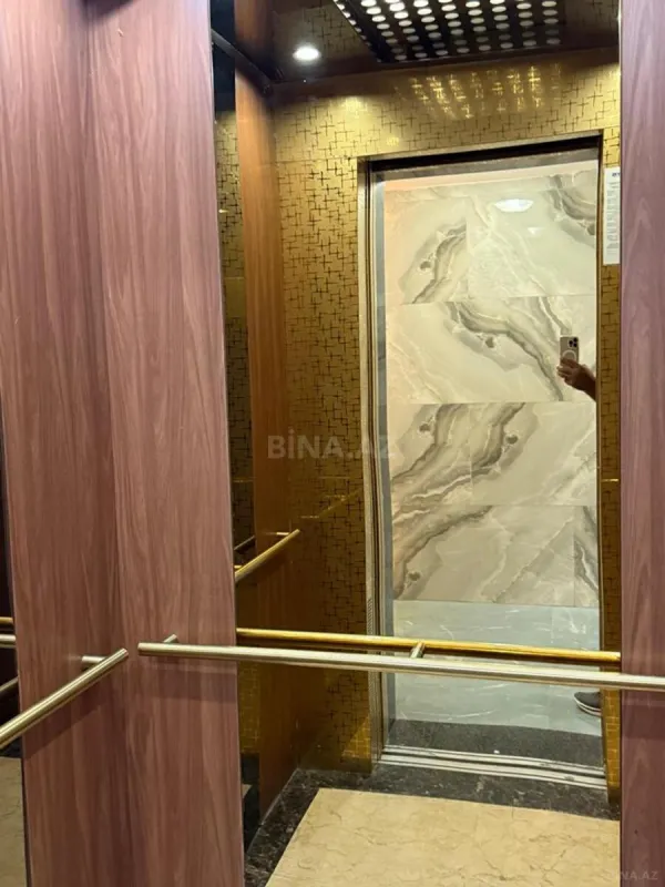 Satılır 2 otaqlı mənzil 92 m²