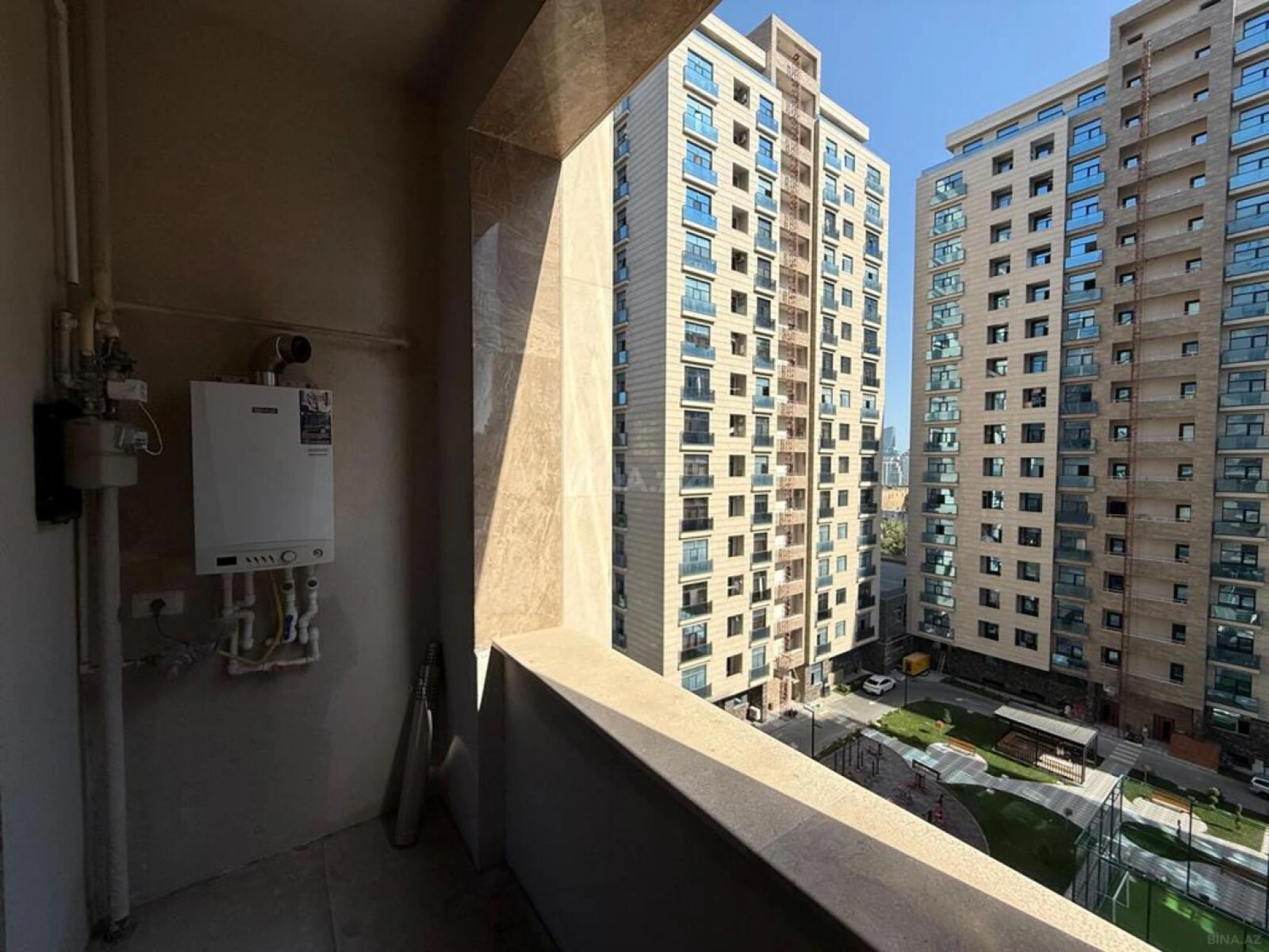 Satılır 2 otaqlı mənzil 92 m²