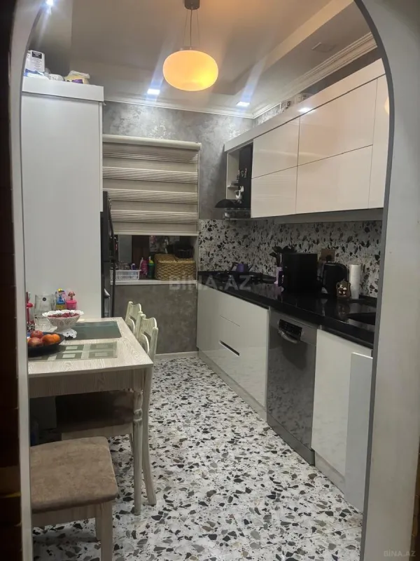 Satılır 6 otaqlı həyət evi 286 m²