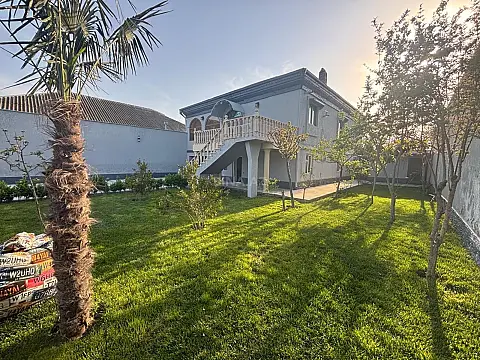 Satılır 6 otaqlı həyət evi 286 m²