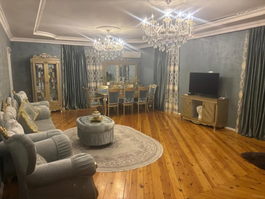 Satılır 6 otaqlı həyət evi 286 m²