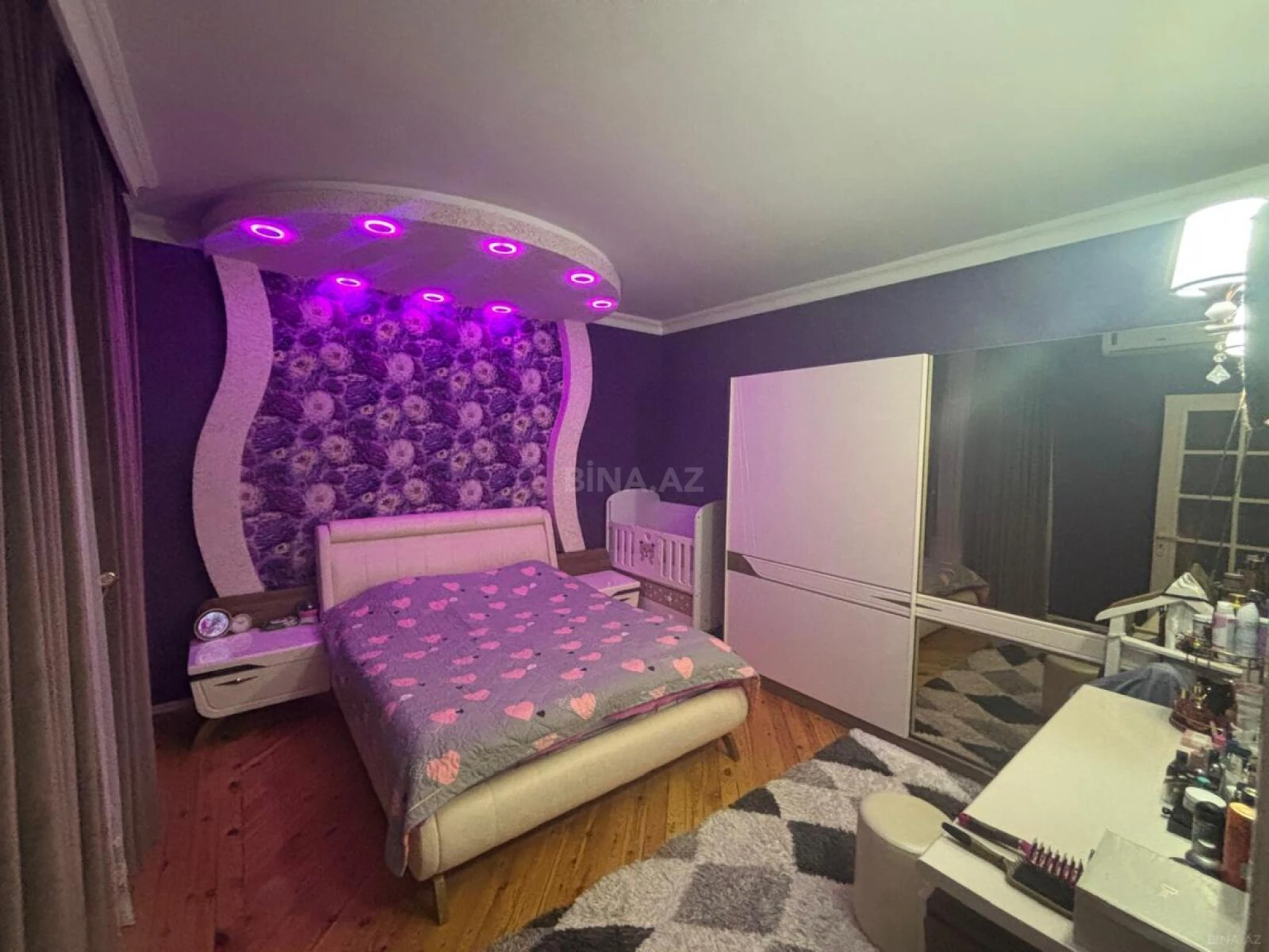 Satılır 6 otaqlı həyət evi 286 m²