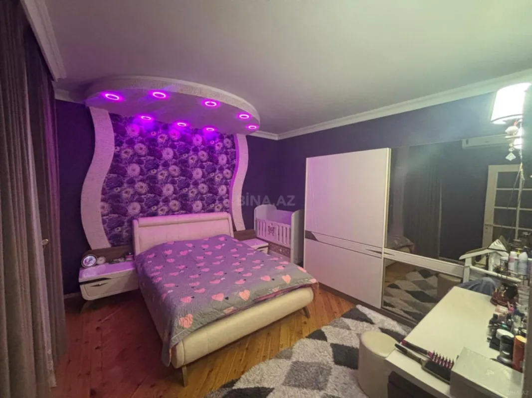 Satılır 6 otaqlı həyət evi 286 m²