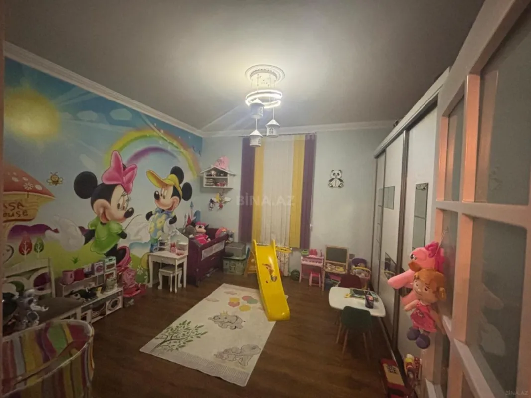 Satılır 6 otaqlı həyət evi 286 m²