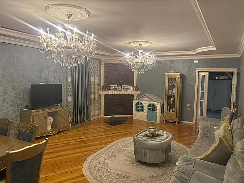 Satılır 6 otaqlı həyət evi 286 m²