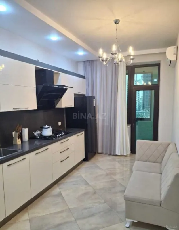 Kirayə verilir 3 otaqlı mənzil 124 m²