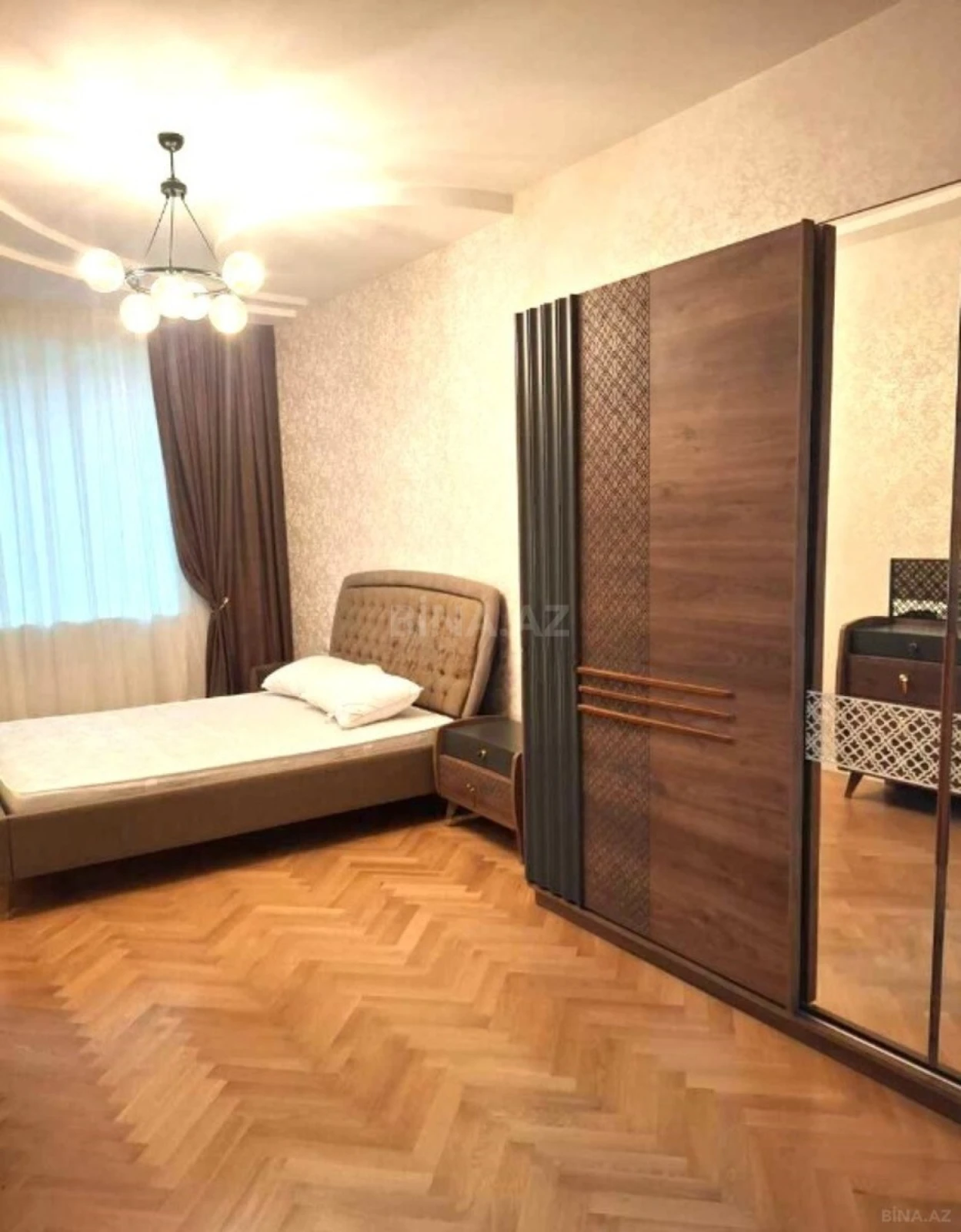 Kirayə verilir 3 otaqlı mənzil 124 m²