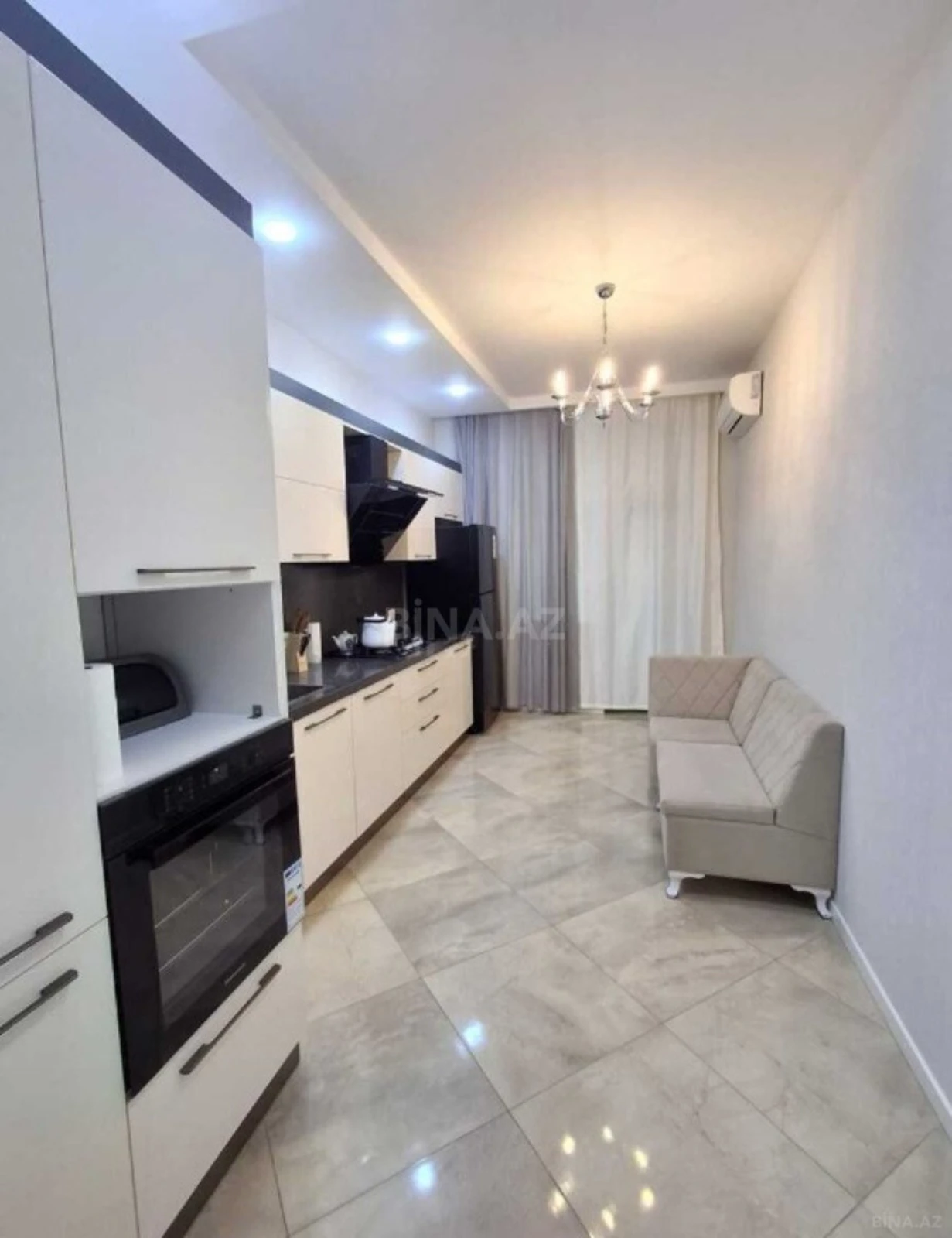 Kirayə verilir 3 otaqlı mənzil 124 m²