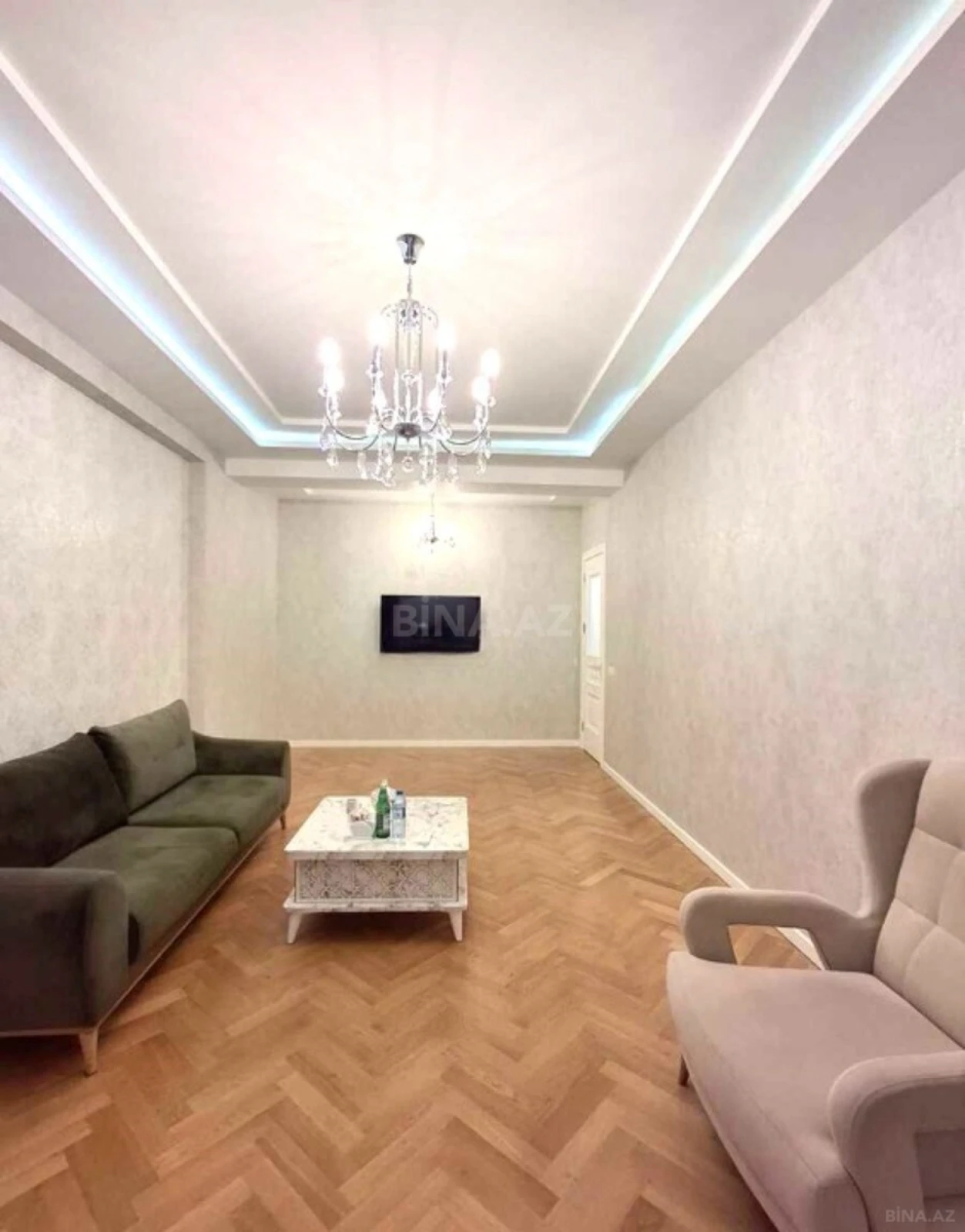 Kirayə verilir 3 otaqlı mənzil 124 m²