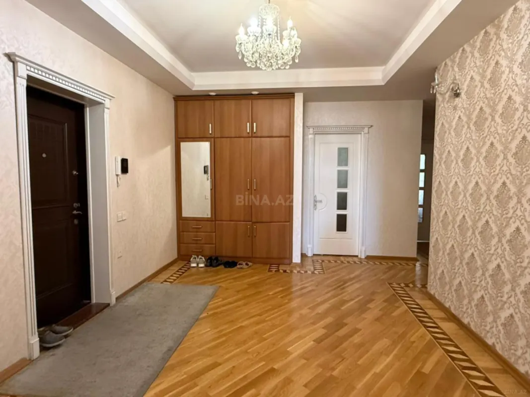 Kirayə verilir 3 otaqlı mənzil 160 m²