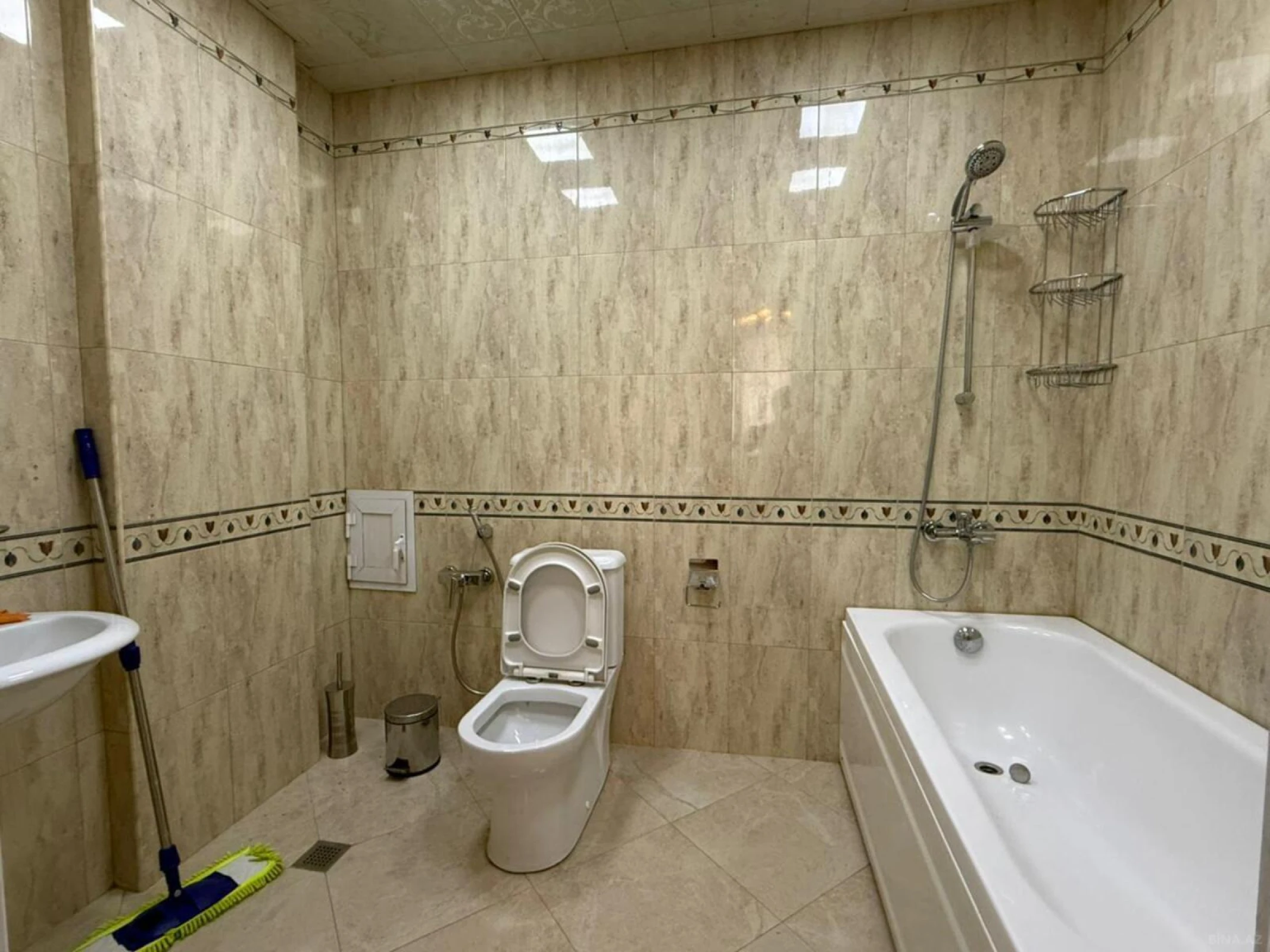 Kirayə verilir 3 otaqlı mənzil 160 m²
