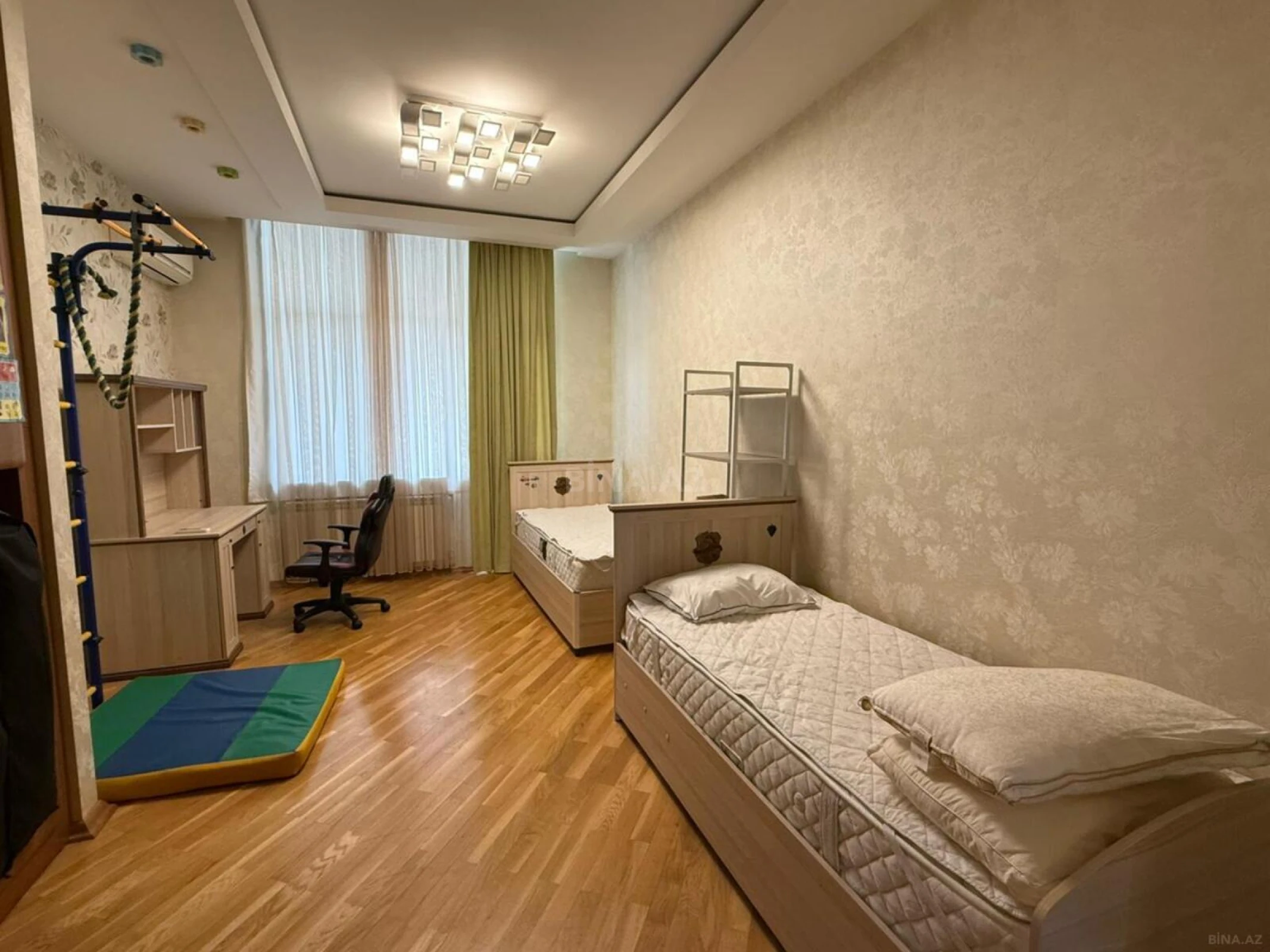 Kirayə verilir 3 otaqlı mənzil 160 m²