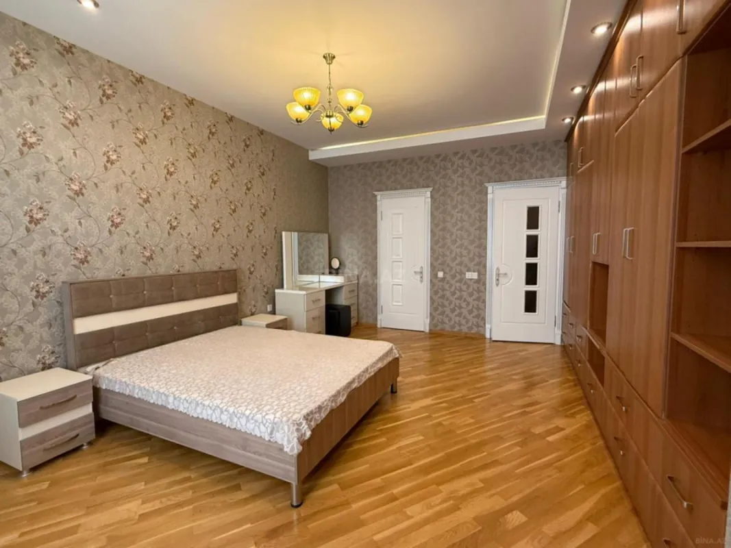 Kirayə verilir 3 otaqlı mənzil 160 m²