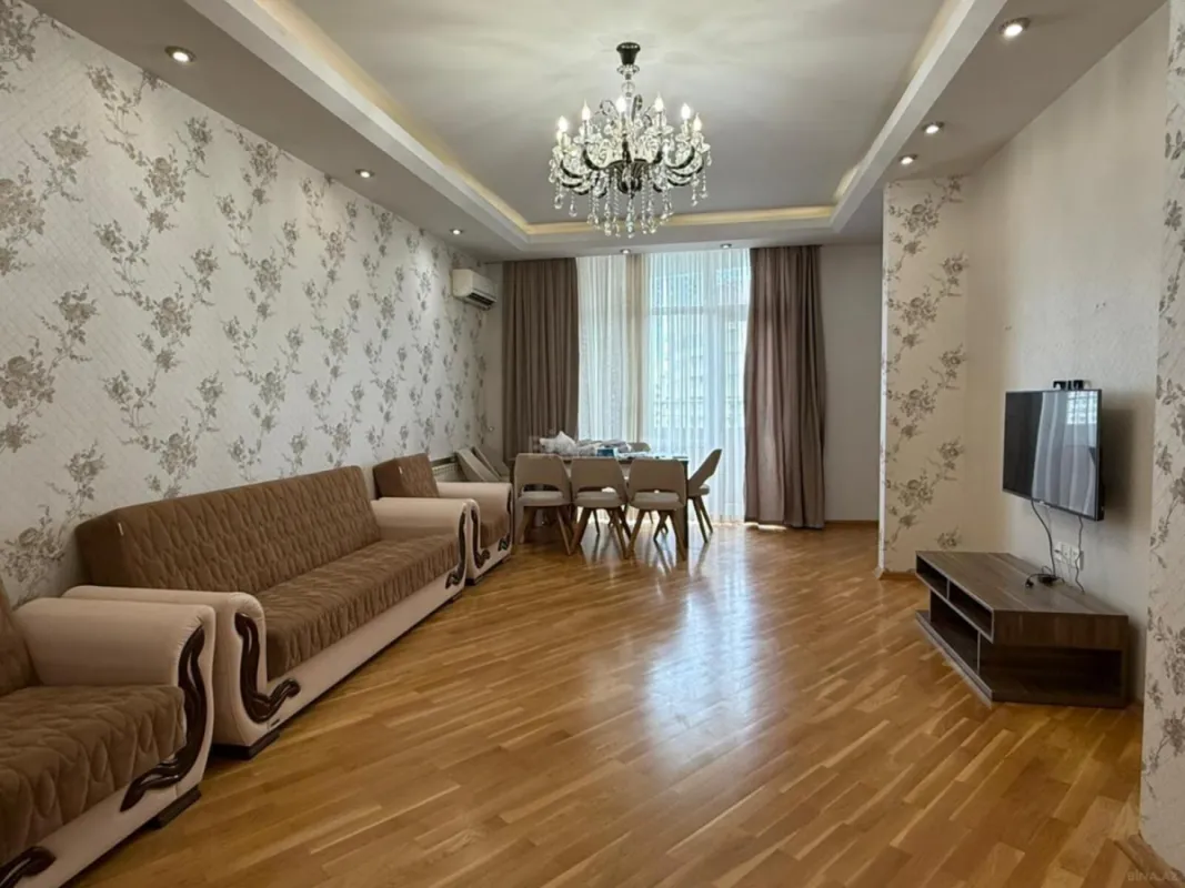 Kirayə verilir 3 otaqlı mənzil 160 m²