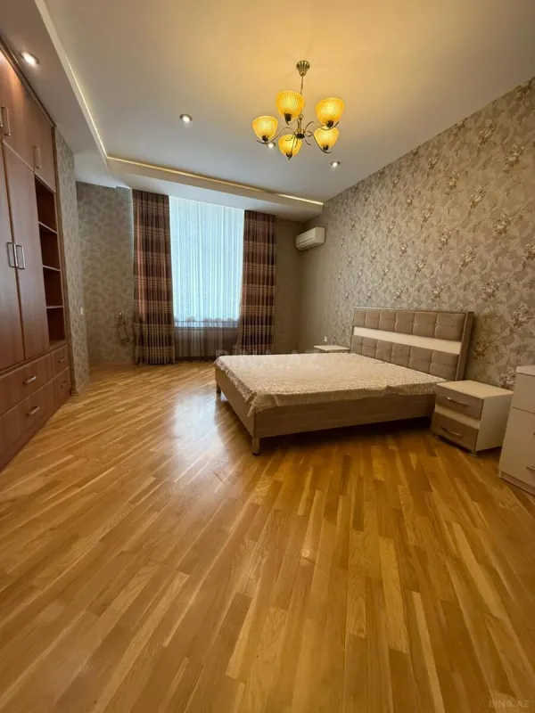 Kirayə verilir 3 otaqlı mənzil 160 m²