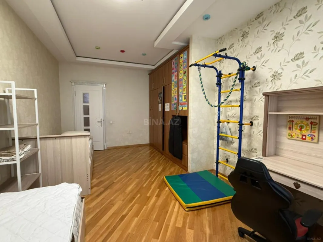 Kirayə verilir 3 otaqlı mənzil 160 m²