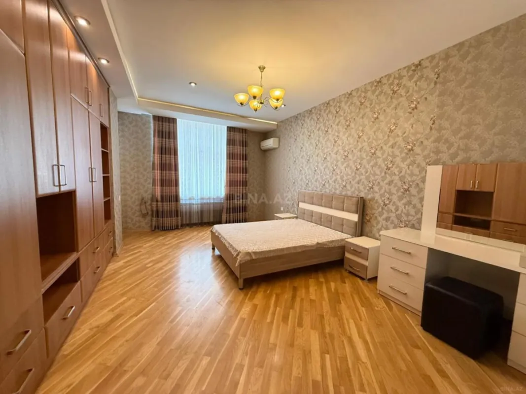 Kirayə verilir 3 otaqlı mənzil 160 m²