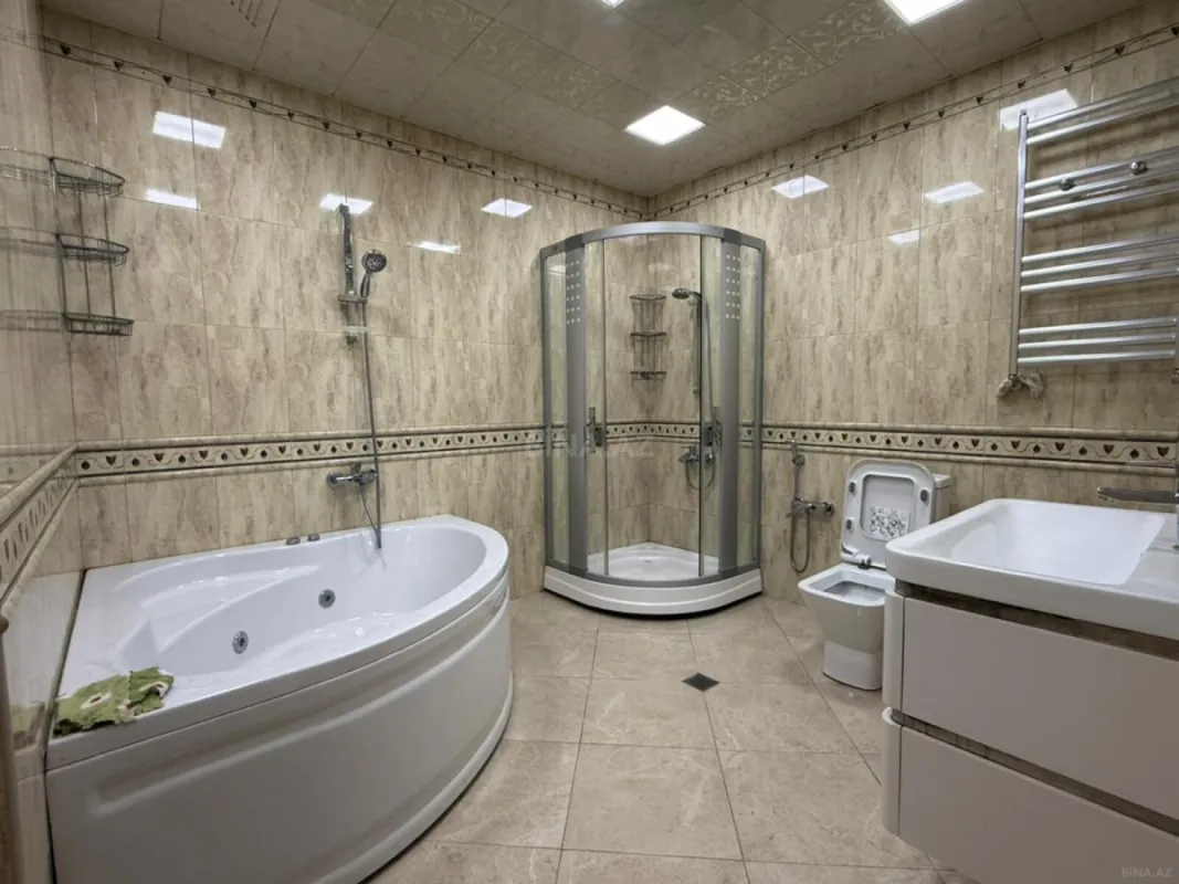 Kirayə verilir 3 otaqlı mənzil 160 m²