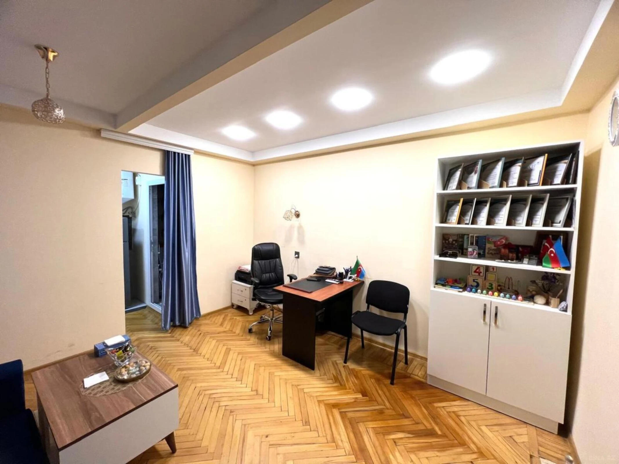 Satılır obyekt 65 m²