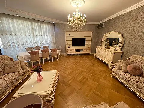 Kirayə verilir 4 otaqlı mənzil 200 m²