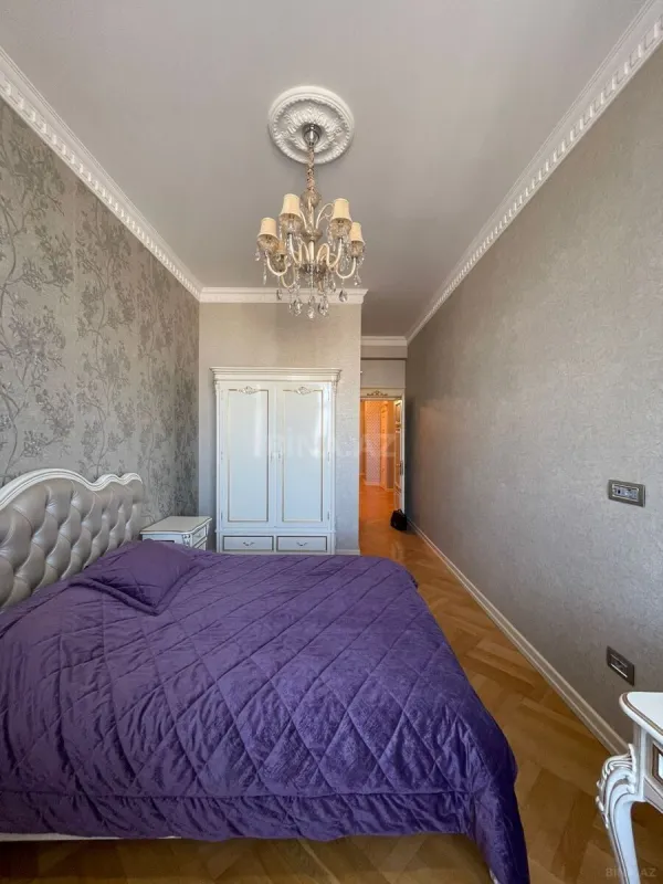 Kirayə verilir 4 otaqlı mənzil 200 m²