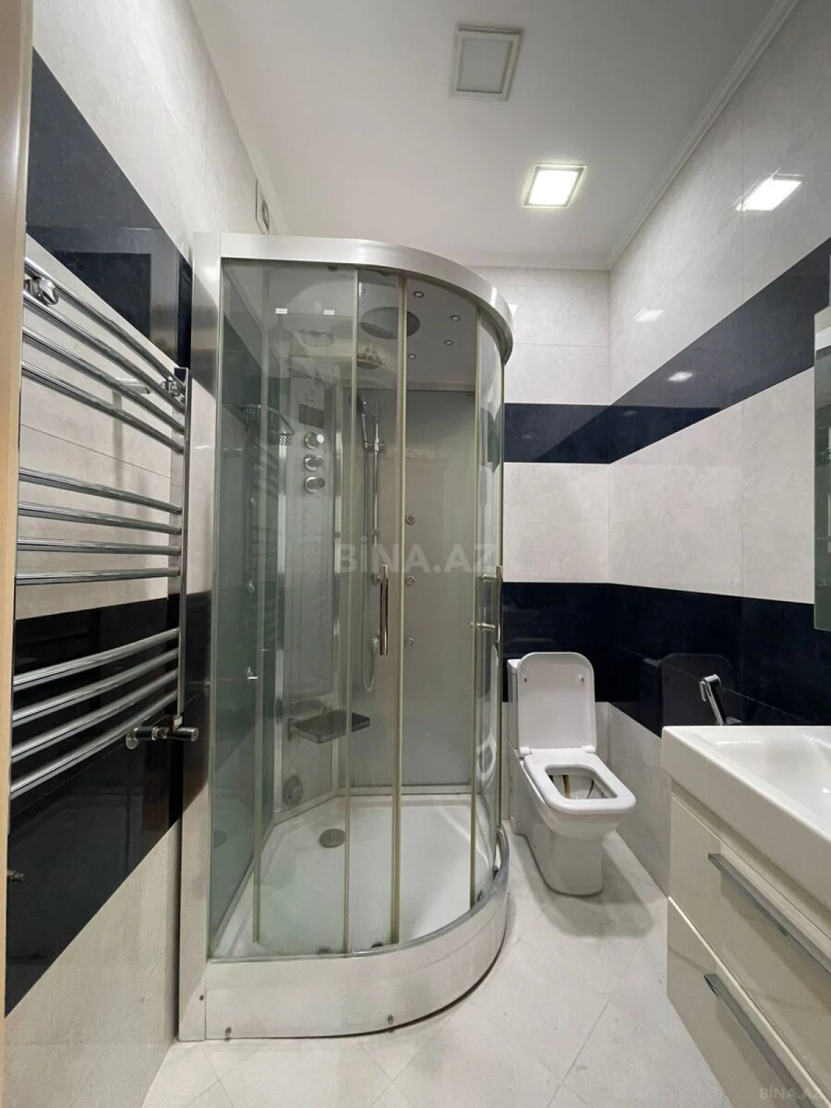 Kirayə verilir 4 otaqlı mənzil 200 m²