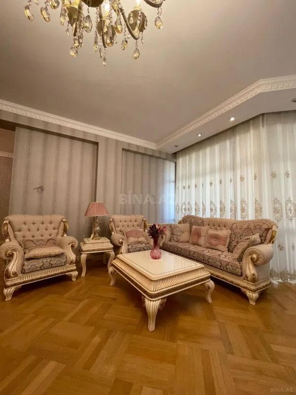 Kirayə verilir 4 otaqlı mənzil 200 m²