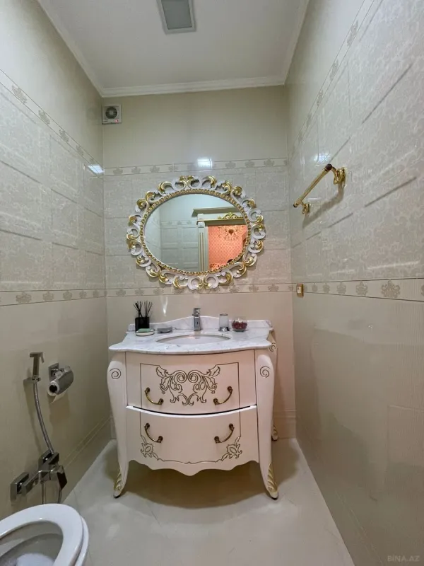 Kirayə verilir 4 otaqlı mənzil 200 m²