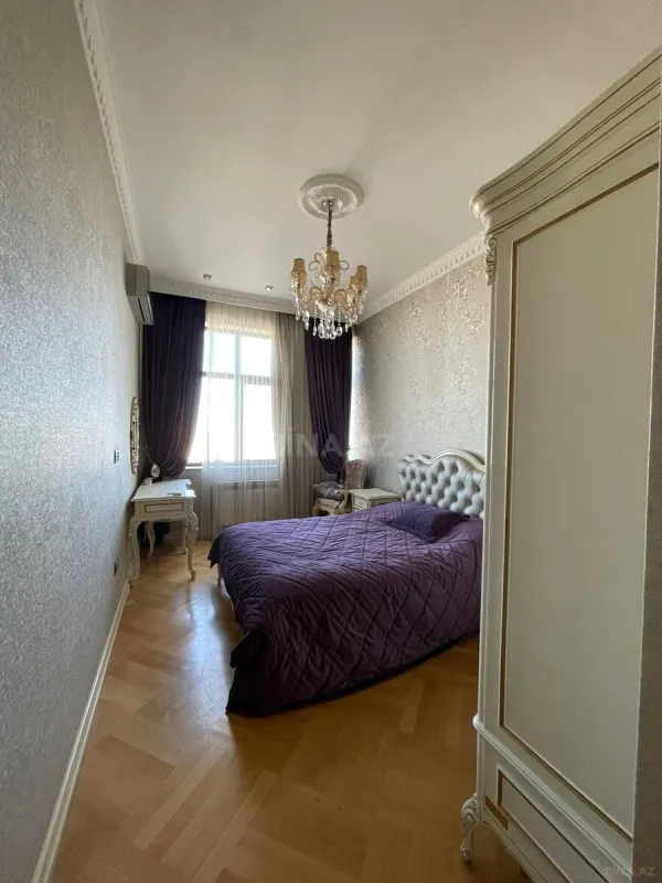 Kirayə verilir 4 otaqlı mənzil 200 m²
