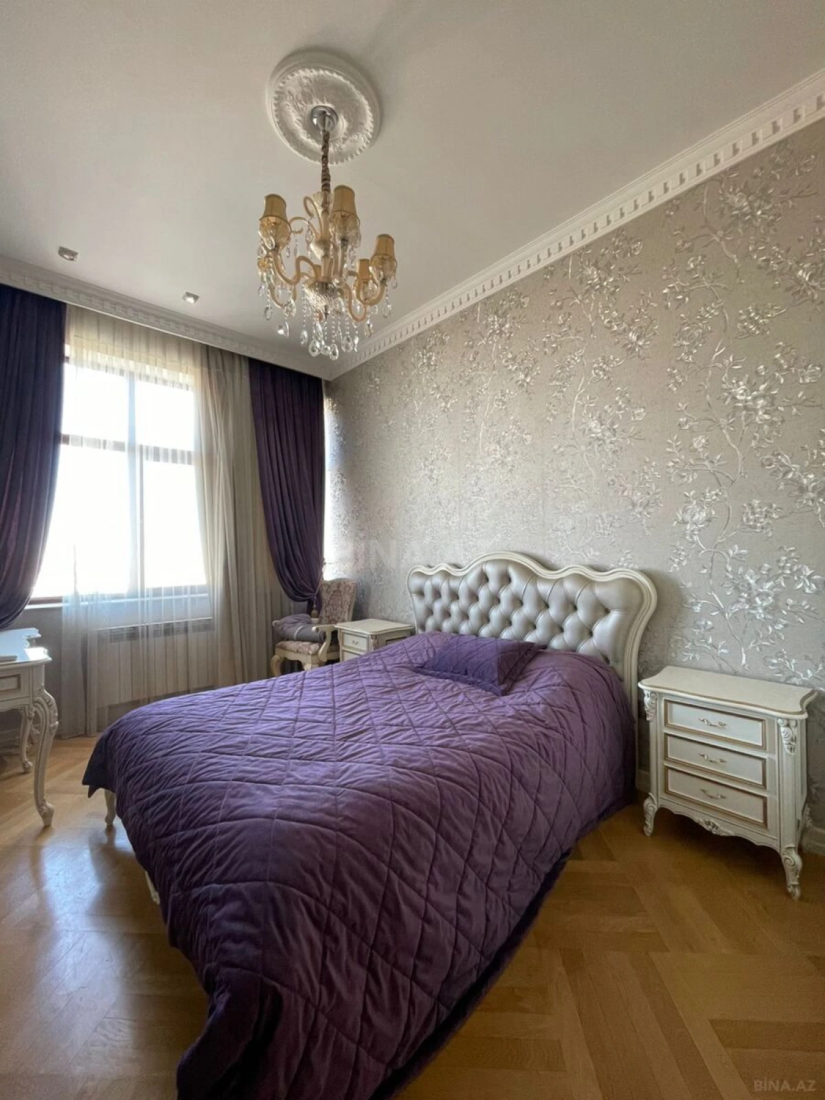 Kirayə verilir 4 otaqlı mənzil 200 m²