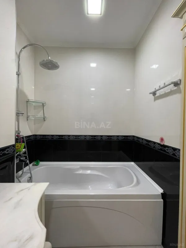 Kirayə verilir 4 otaqlı mənzil 200 m²