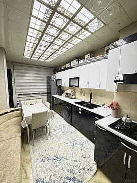 Satılır 2 otaqlı mənzil 78 m²