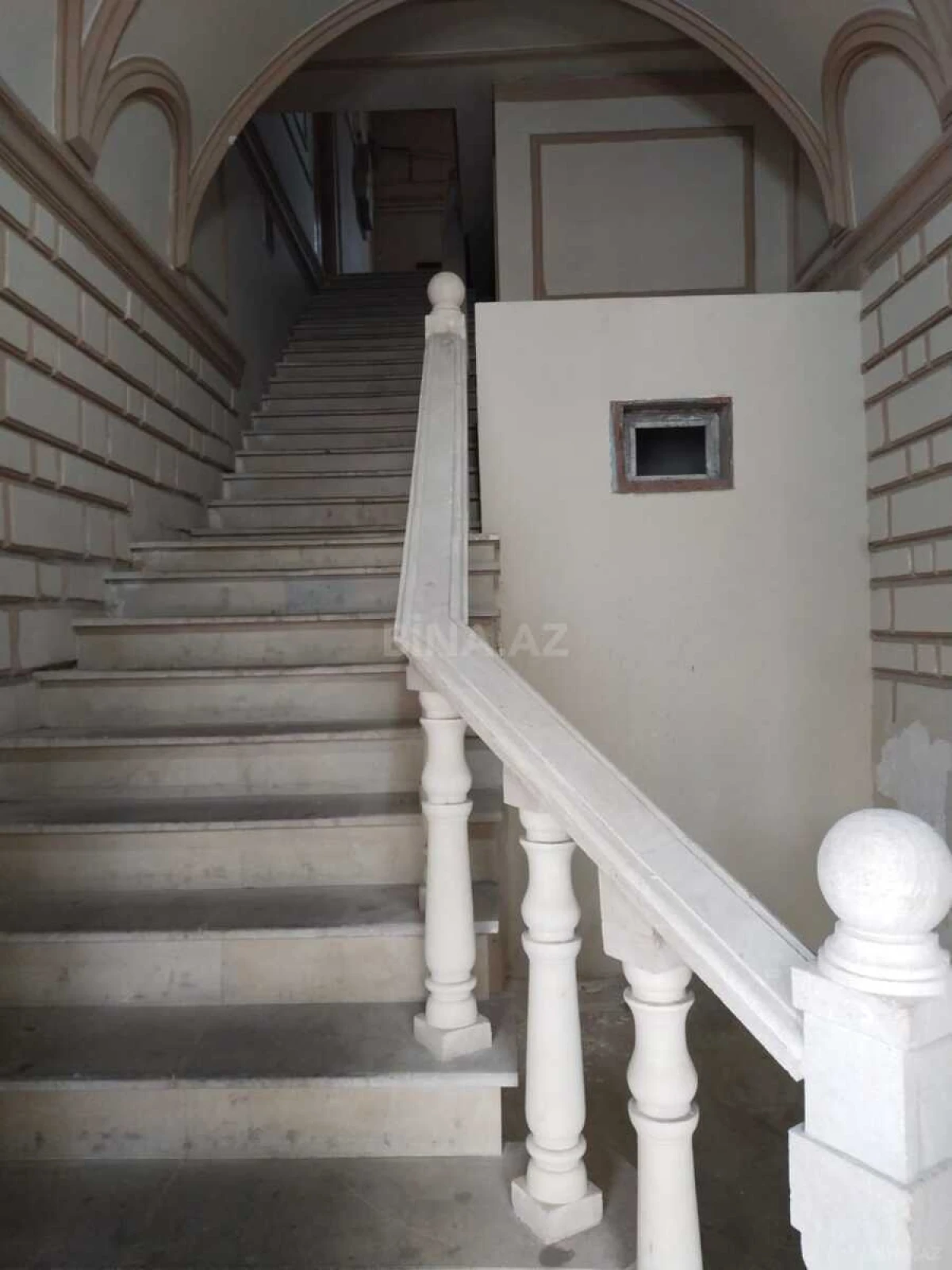 Satılır 2 otaqlı ofis 65 m²