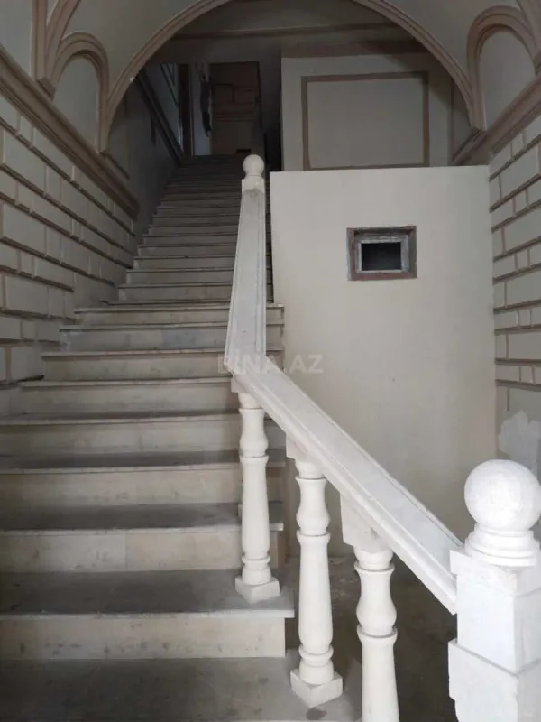 Satılır 2 otaqlı ofis 65 m²