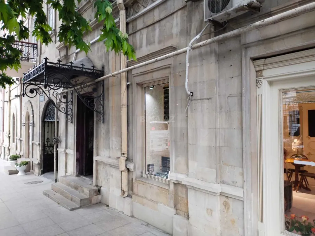 Satılır 2 otaqlı ofis 65 m²