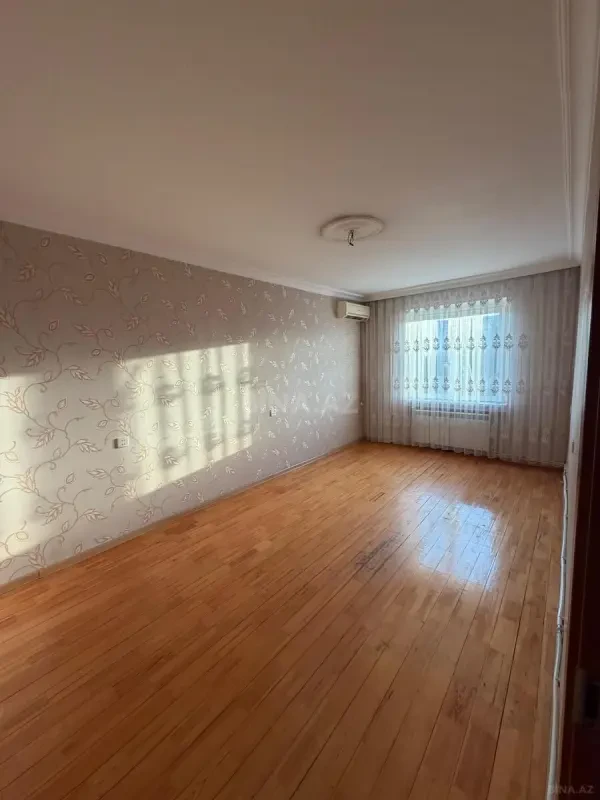 Satılır 4 otaqlı mənzil 120 m²