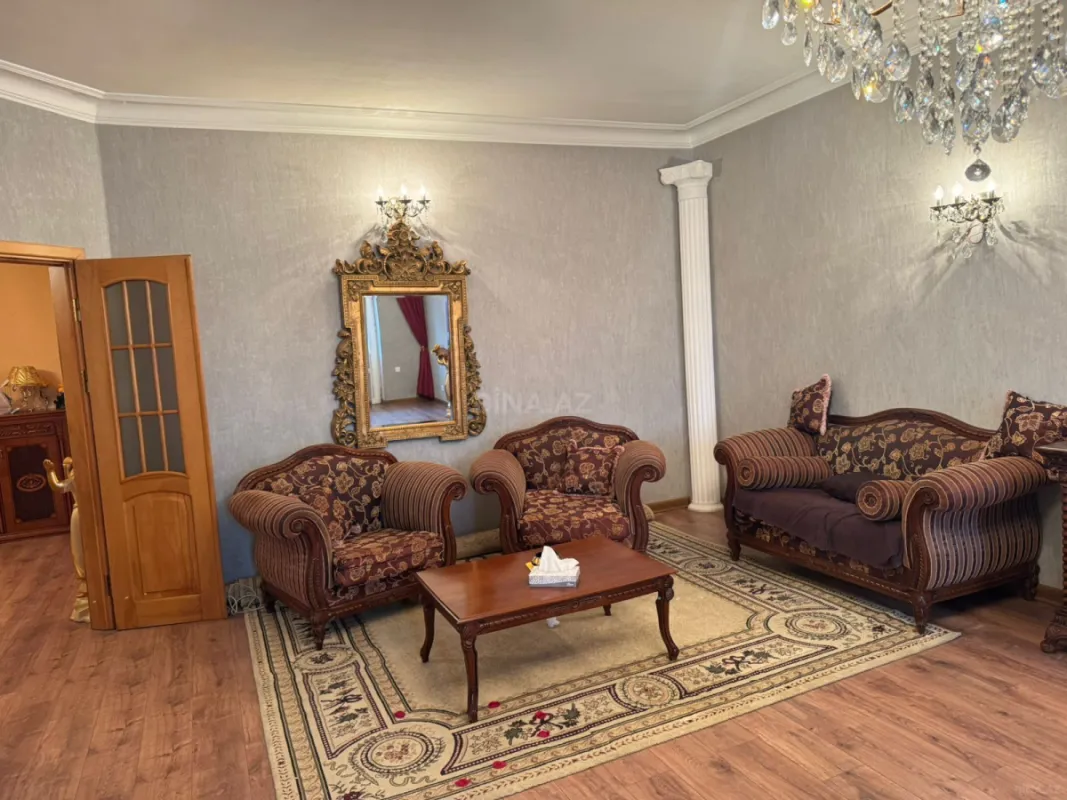 Kirayə verilir 3 otaqlı mənzil 155 m²