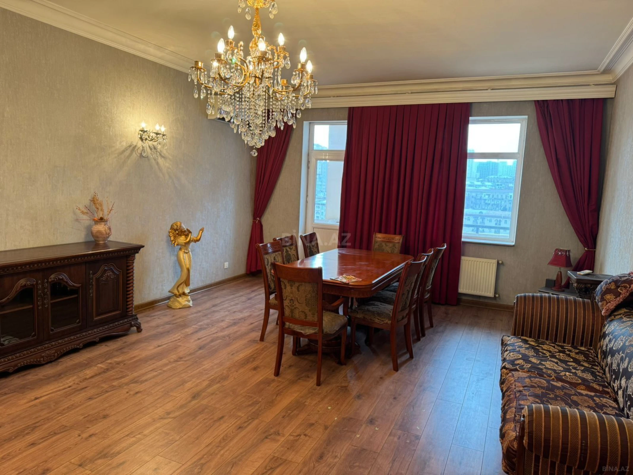 Kirayə verilir 3 otaqlı mənzil 155 m²