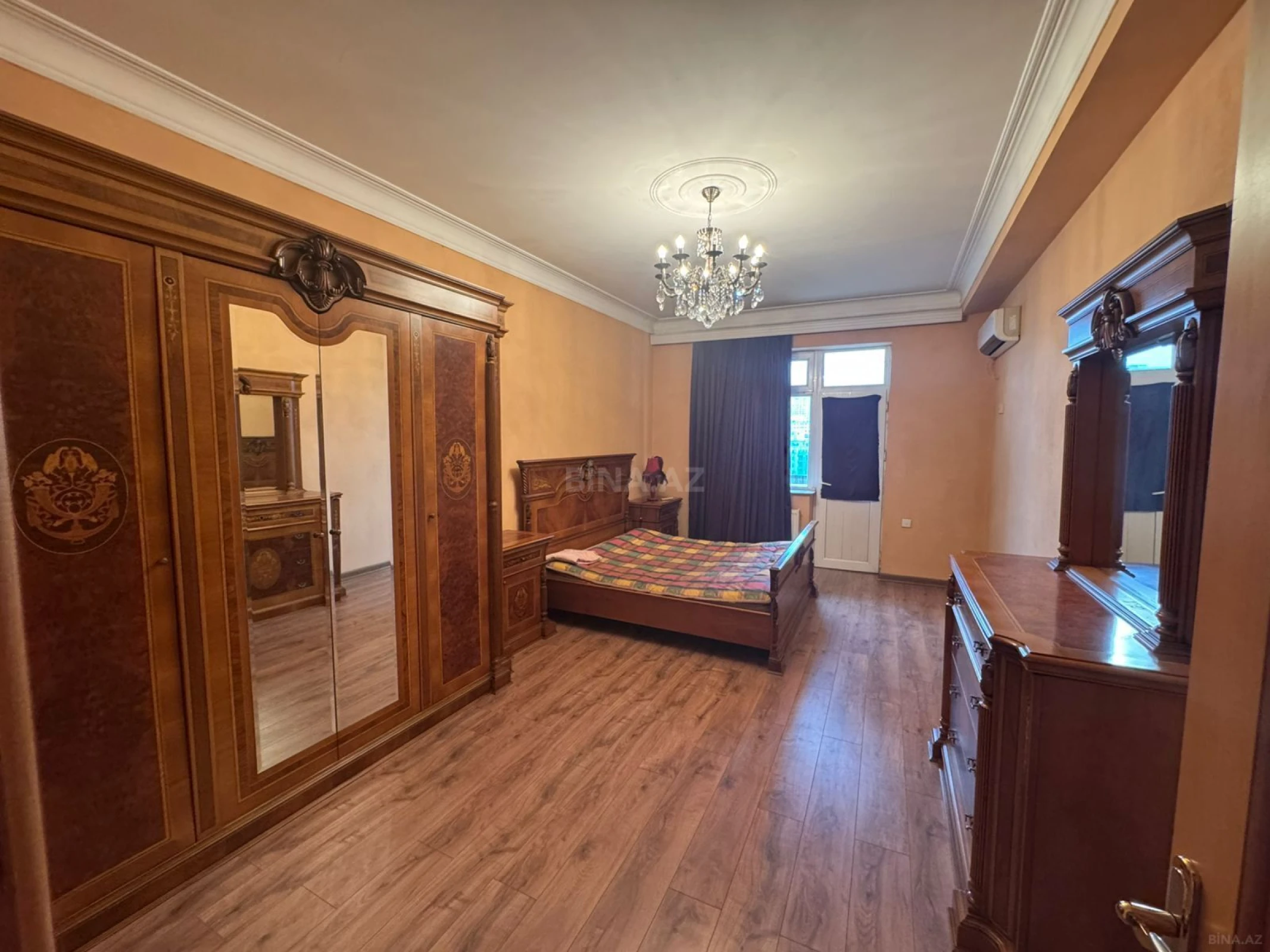 Kirayə verilir 3 otaqlı mənzil 155 m²