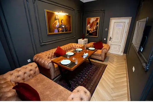 Satılır obyekt 270 m²