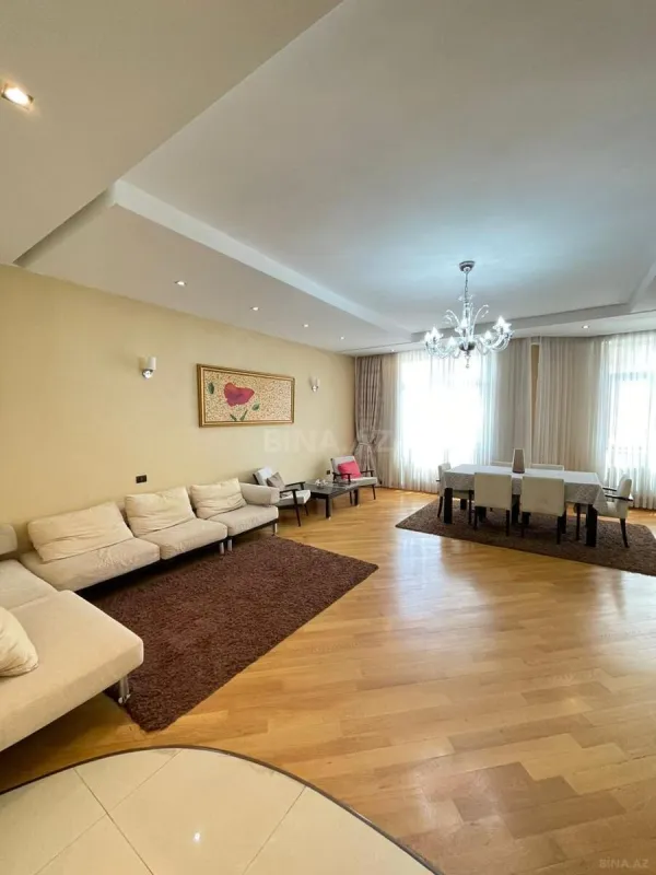 Kirayə verilir 3 otaqlı mənzil 180 m²