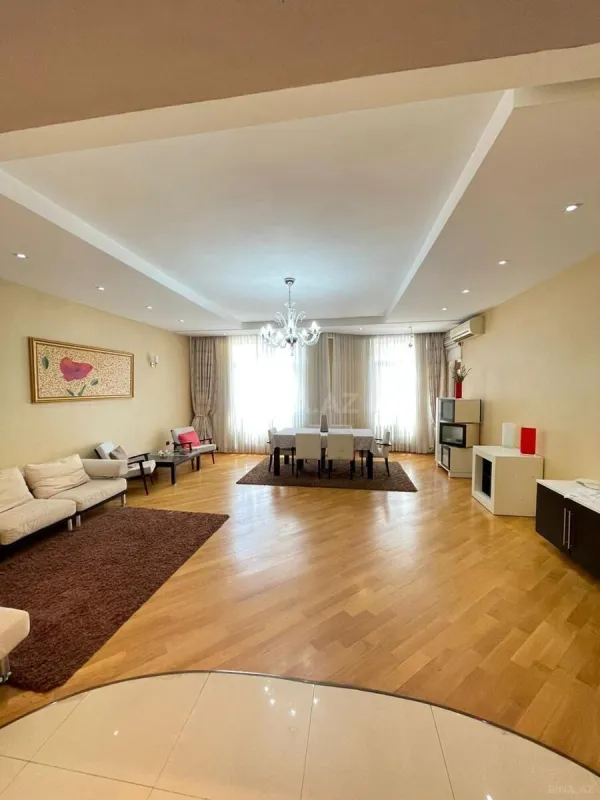 Kirayə verilir 3 otaqlı mənzil 180 m²