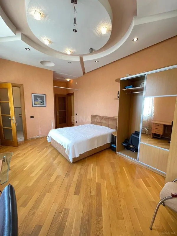 Kirayə verilir 3 otaqlı mənzil 180 m²