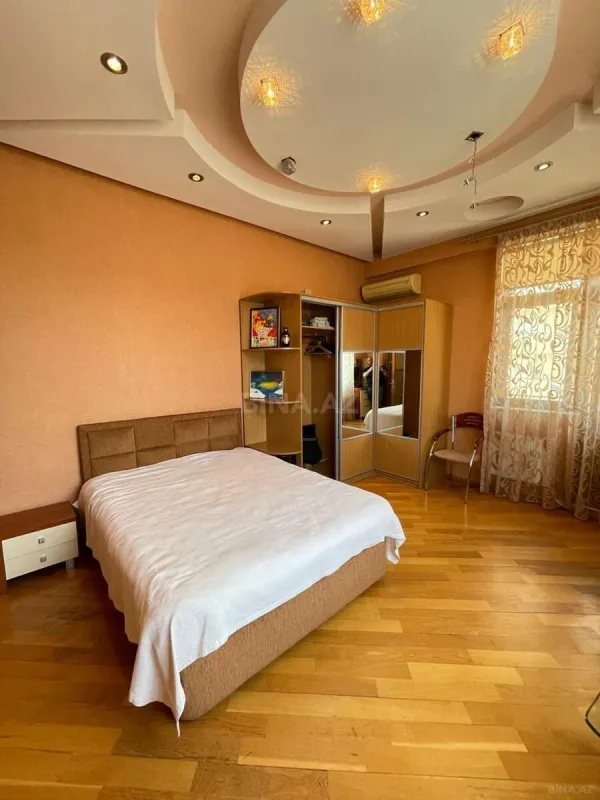 Kirayə verilir 3 otaqlı mənzil 180 m²