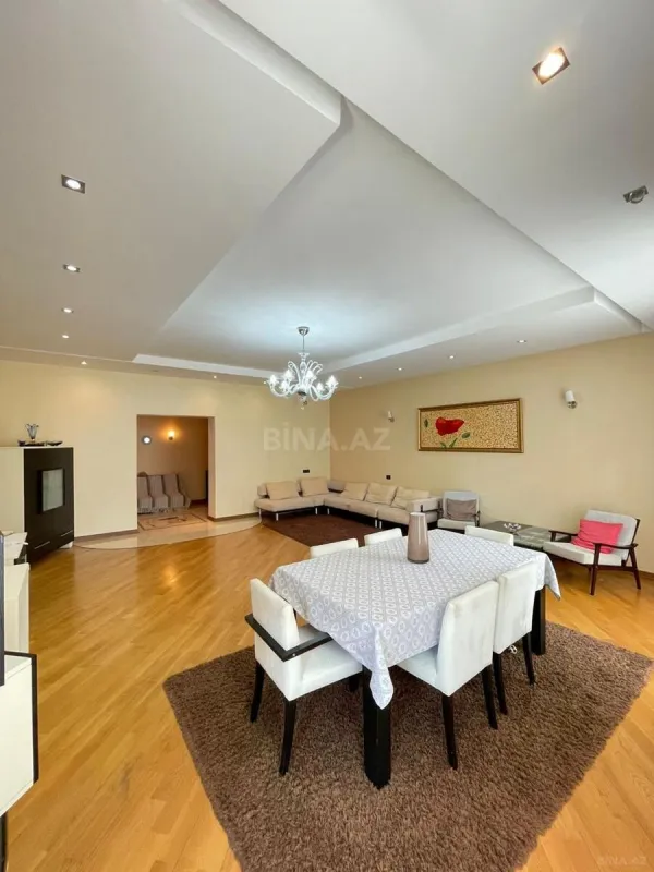 Kirayə verilir 3 otaqlı mənzil 180 m²